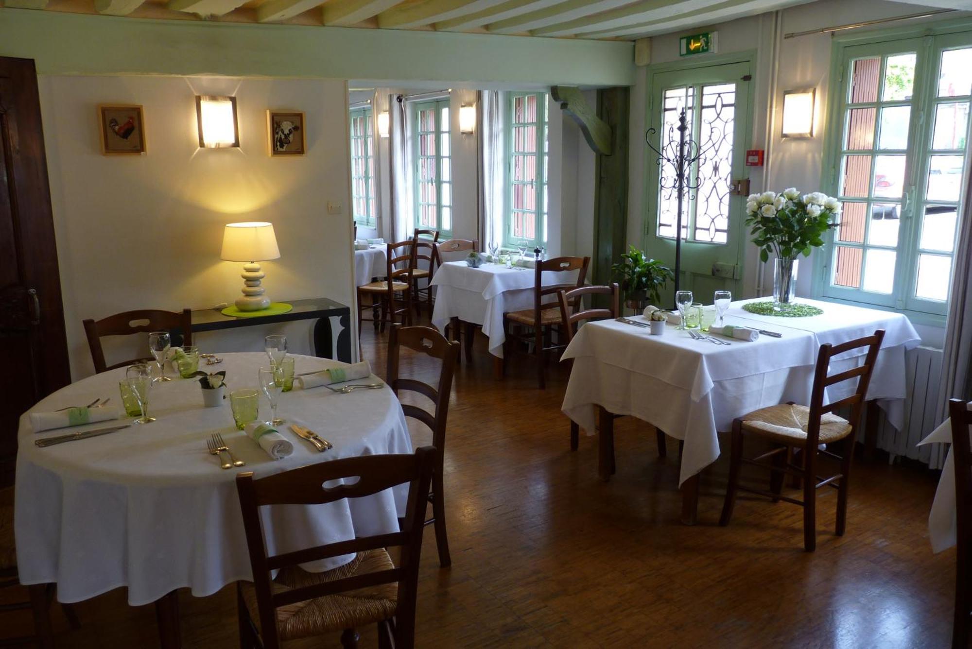 Hotel-Restaurant La P'Tite Auberge Lillebonne Zewnętrze zdjęcie