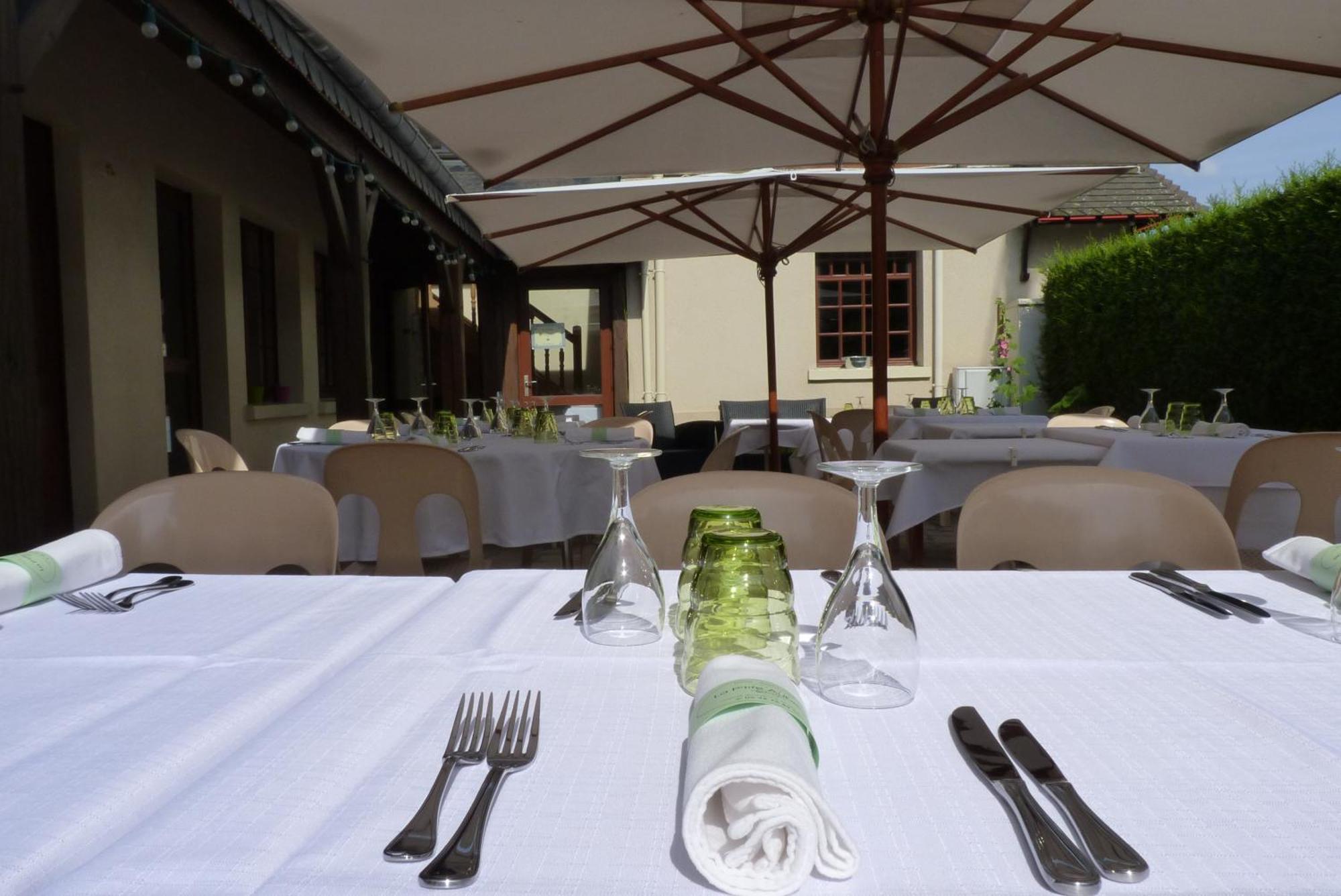 Hotel-Restaurant La P'Tite Auberge Lillebonne Zewnętrze zdjęcie
