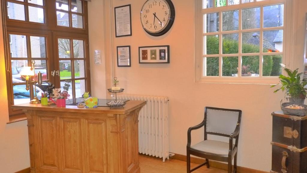 Hotel-Restaurant La P'Tite Auberge Lillebonne Zewnętrze zdjęcie