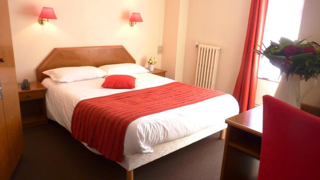 Hotel-Restaurant La P'Tite Auberge Lillebonne Pokój zdjęcie